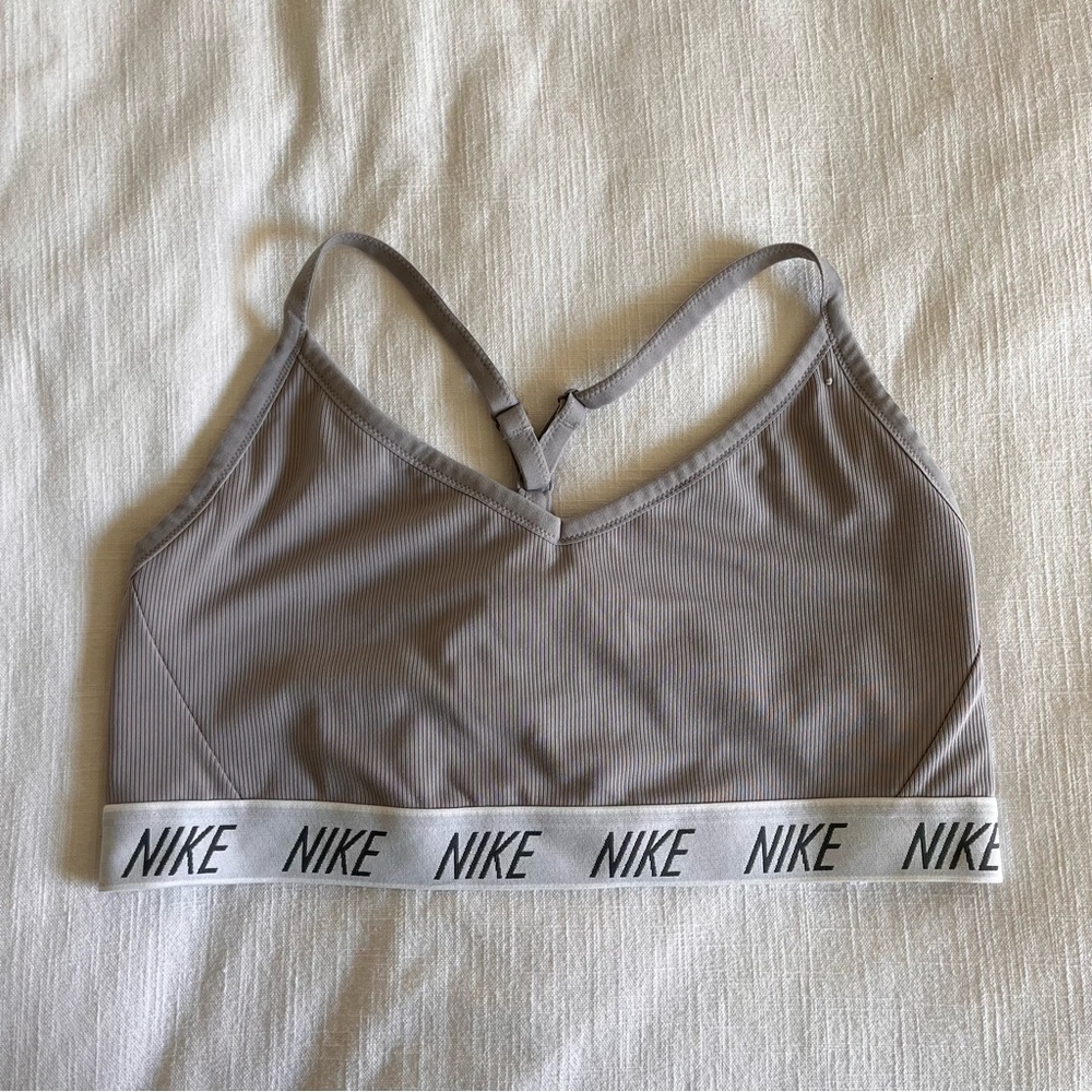 Nike sports bra NWOT